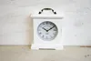 Tischuhr Betty Analog Weiß Vintage Look 24cm Aus Holz und Produktbild-Vorschau 1