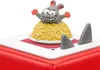 A toy figure of a cartoon mouse sitting on a pile of spaghetti, with shark fins protruding from a red and white base. Produktbild-Vorschau