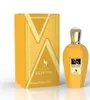 A perfume bottle and its box are displayed against a white background. Voir les images du produit