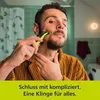 A man is shaving his beard with a Philips OneBlade. Anteprima dell’immagine prodotto