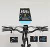 Close-up view of an electric bike's handlebars and display screen, with a holographic projection of the display above it. Voir les images du produit