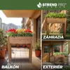 A collage of images showing a wooden planter box in different settings: on a balcony, in a garden, and on a porch. The planter is filled with flowers and herbs. Anteprima dell’immagine prodotto