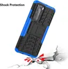 A phone case is shown falling onto a cracked surface, illustrating its shock protection. Produktbild-Vorschau