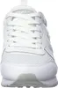 A front view of a white Skechers sneaker. Voir les images du produit