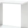 A close-up view of a white corner bookshelf. Anteprima dell’immagine prodotto
