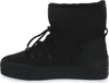 A side view of a black snow boot. Voir les images du produit