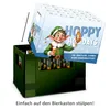 An elf is shown placing a "Hoppy Holidays" advent calendar over a beer crate. Produktbild-Vorschau