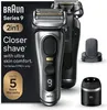 A product shot of a Braun Series 9 electric shaver and its accessories against a dark background. Produktbild-Vorschau