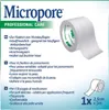 A roll of medical tape with multilingual product descriptions. Náhled obrázku produktu