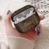 Guess AirPods Pro harte Schutzhülle mit Guess Logo - Braun Produktbild-Vorschau 5