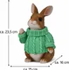 Deko Hase mit grünem Pullover – Sitzende Hasenfigur aus Produktbild-Vorschau 5