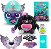 A collection of ZURU Rainbocorns Monstercorn surprise toys and accessories, laid out on a white background. Produktbild-Vorschau
