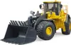 A yellow and black toy Volvo wheel loader is shown from the front-left on a white background. Náhľad obrázku produktu