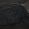 Detailansicht der Legend Gloves von Black Diamond; zeigt die schwarze; strukturierte Oberfläche und das weiche Innenfutter. Produktbild-Vorschau