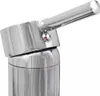 Close-up view of a chrome faucet handle. Anteprima dell’immagine prodotto