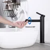 Černá koupelnová baterie, otočná o 360°, umyvadlová Náhled obrázku produktu 15