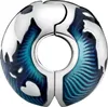 A close-up, studio shot of a Pandora clip charm. Podgląd zdjęcia produktu