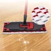 A mop head with a microfiber pad on a wooden floor, with a close-up inset showing the texture of the mop pad. Náhled obrázku produktu
