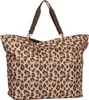 A leopard print shopper bag on a white background. Produktbild-Vorschau