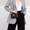 Furla sac bandoulière en cuir noir WE00423ARE000O6000 Voir les images du produit 10