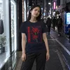 Camiseta para mujer con diseño de "Rote Spinnenlilie" Vista previa de la imagen del producto 3