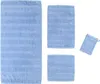 A set of light blue towels arranged on a white background. Anteprima dell’immagine prodotto
