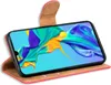 A red flip case for a smartphone, shown open with the phone inside. Anteprima dell’immagine prodotto