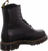 A black Dr. Martens boot shown from the side. Náhled obrázku produktu