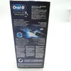 The image shows the side of a product box for an Oral-B electric toothbrush. Anteprima dell’immagine prodotto