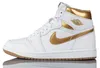 A side view of a white and gold Nike Air Jordan 1 Retro High sneaker against a white background. Podgląd zdjęcia produktu