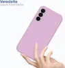 A hand holding a purple phone case. Produktbild-Vorschau