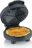 A heart-shaped waffle maker with a waffle inside. Anteprima dell’immagine prodotto