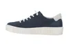 A side view of a blue sneaker with white laces and a white sole. Produktbild-Vorschau