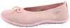 Auf dem Bild ist ein rosa Freizeitschuh zu sehen der auf einer weißen Oberfläche steht Die Ansicht zeigt den Schuh von der linken Seite und hebt das Design sowie die grobe Sohle hervor Produktbild-Vorschau