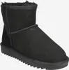A black boot on a white background. Anteprima dell’immagine prodotto