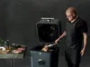 Everdure 4K Barbecue au charbon de bois noir Voir les images du produit 9