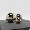 Esfera de cerámica decorativa, dorada y brillante, de 9 cm Vista previa de la imagen del producto 4