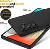 A black phone case is shown on a phone, highlighting its protective features. Voir les images du produit