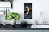 MuchoWow® Poster Goldene Banane auf dunklem Hintergrund Produktbild-Vorschau 3