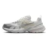 Nike V2K Run Sneakers Damen Podgląd zdjęcia produktu 4