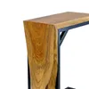 A close-up view of a wooden side table with a black metal frame. Voir les images du produit