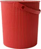 A red bucket with a handle and lid, shown from the side against a white background. Anteprima dell’immagine prodotto