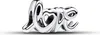 A silver charm with the word "LOVE" written in script. Voir les images du produit