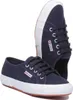 A pair of navy blue Superga sneakers with white soles and laces, presented against a white background. Produktbild-Vorschau