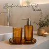 3-teiliges Badaccessoires Set aus Glas, Seifenspender mit Produktbild-Vorschau 2