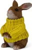 Deko Hase mit gelbem Pullover – Sitzende Hasenfigur aus Produktbild-Vorschau 1