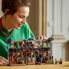 LEGO Icons Bibliothèque: Sanctuaire des Livres 11379 Voir les images du produit 24