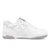 A white New Balance sneaker with gray accents is shown against a white background. Produktbild-Vorschau