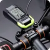 A close-up view of a bicycle's handlebars with a digital cycling computer attached. Podgląd zdjęcia produktu