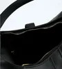 U.S. POLO ASSN. Taška cez rameno Winterberry Hobo Bag black Náhľad obrázku produktu 11